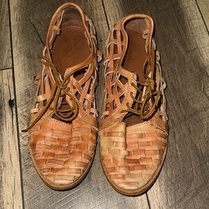 Woven Leather Shoes in Tan